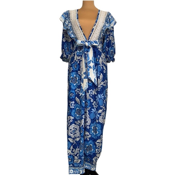 FARM Rio Full of Flowers Floral Jumpsuit Blue‎ White Crochet Trim V Neck Boho - Picture 6 of 15